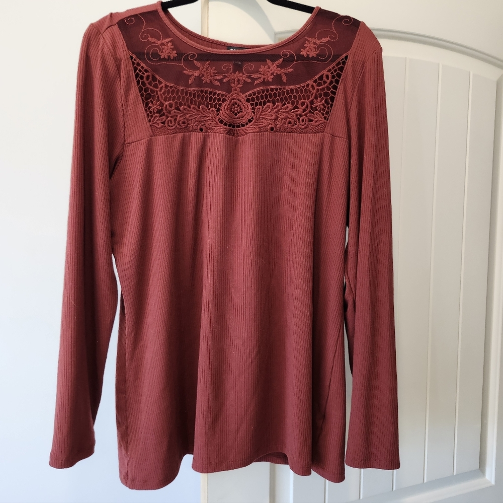 Torrid 2x Rust Lace Detail Blouse